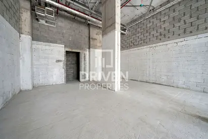 Premium Retail | Modern Design | High Visibility