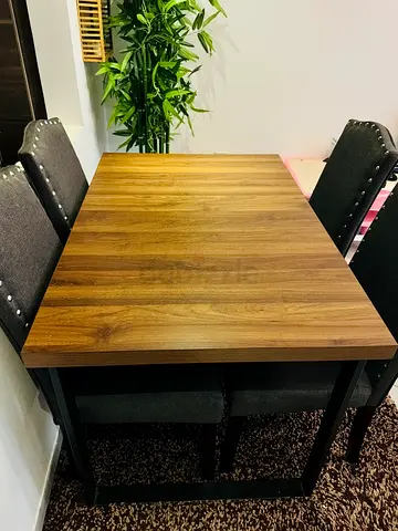 Solid Quality Dining Table from United Furniture