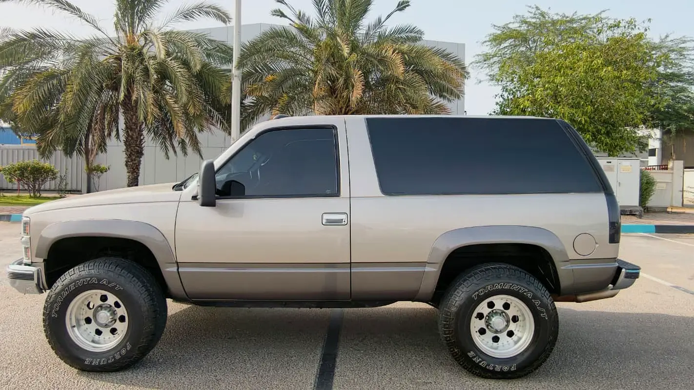 Chevrolet Tahoe 1999 — photo 1 of 16