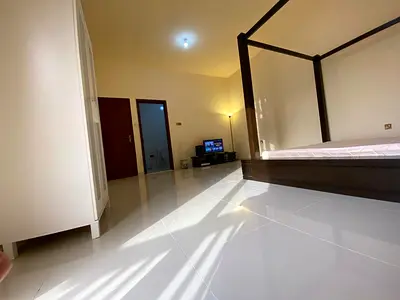 Beautiful huge master room, fully furnished. No commission in Muroor 23