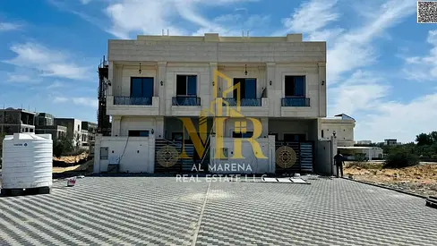 استلم فيلتك جاهزة للسكن طابقين وروف شامل رسوم التسجيل والتمليك - تقسيمات داخلية واسعة جدا وتشطيبات فندقية . امتلك الآن فيلا فاخرة في الحليو بموقع مميز