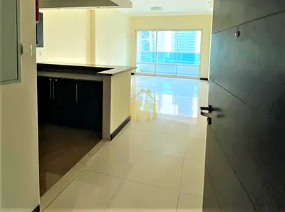 Bright | Spacious | Lake view |