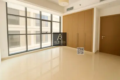 Prime location - Immediate occupancy - Includes swimming pool, gym, free parking - Close to all ser