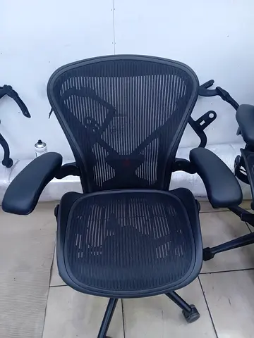 Herman Millar same like New Condition Chair