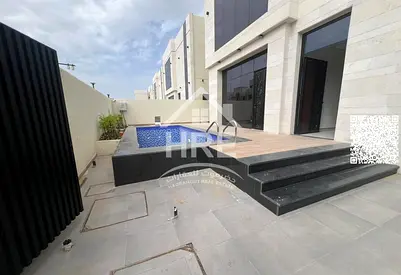 فيلا عصرية بمسبح خاص وتشطيب فاخر