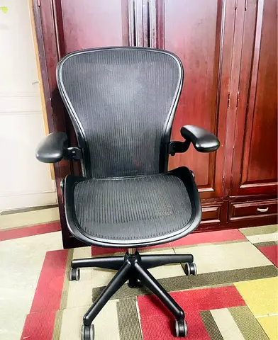 Herman Miller Aeron size B fully loaded