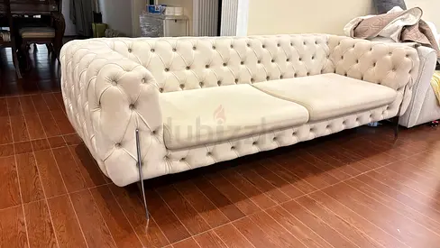 Cream Chesterfield 3-Seater Sofa with Tufted Back and metal legs