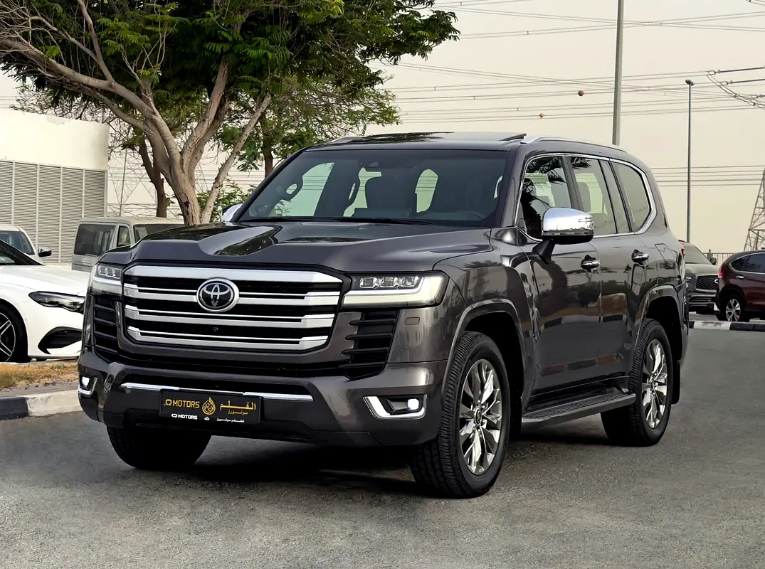 Toyota Land Cruiser 2022 — photo 1 of 13