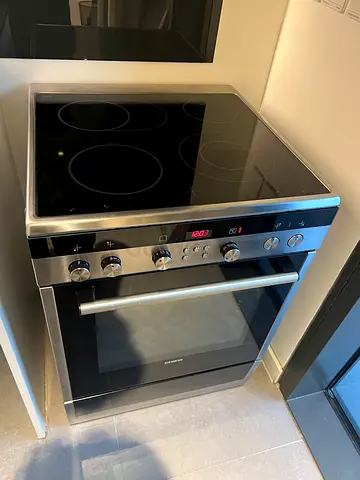 Siemens 4 hoobs Ceramic Cooking Range , DELIVERY + WARRANTY