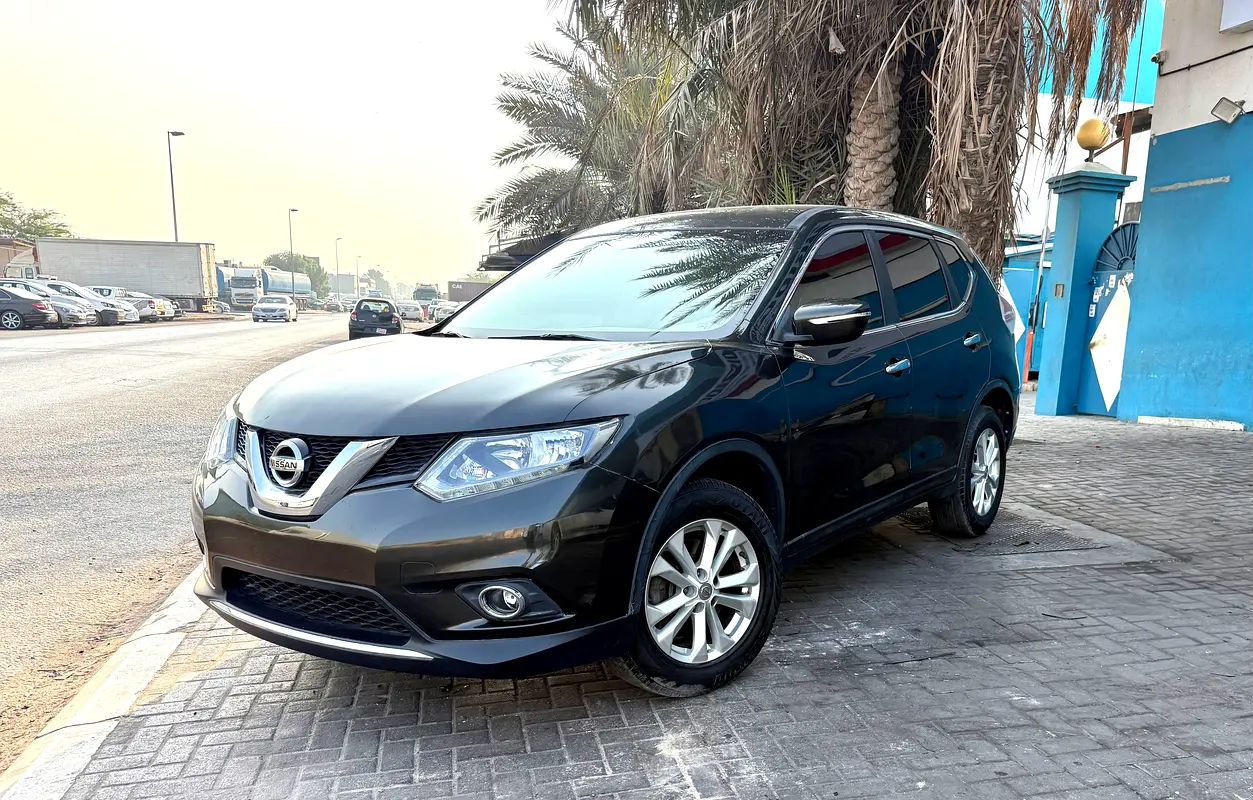 Nissan X-Trail 2015 — photo 1 of 8