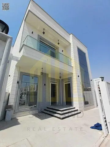 A uniquely designed villa for sale directly from the owner. The price includes registration fees, electricity, water, and air conditioning. Negotiable