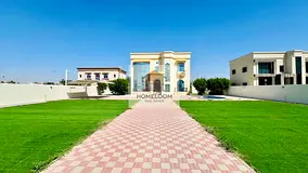 Huge living | 5BHK | PVT Pool | Three En-suite bedrooms