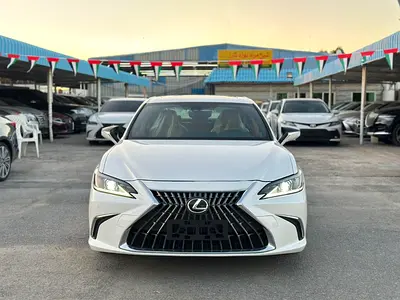 Lexus ES 300h Hybrid Model 2023 GCC Specs - Full option