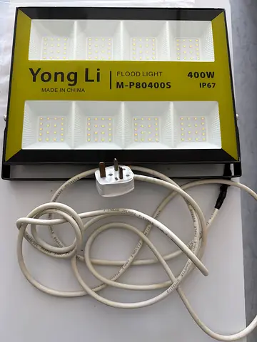 Yong Li 400W LED Flood Light (Used) with Power Cable