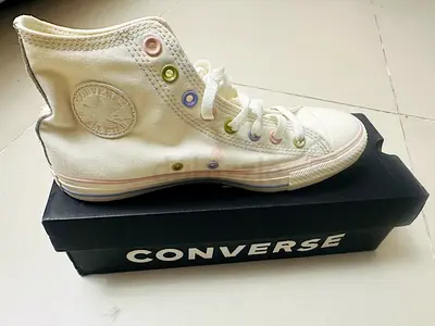 White Converse Chuck Taylor All Star High-Top Sneakers (Size 8) - Never Used
