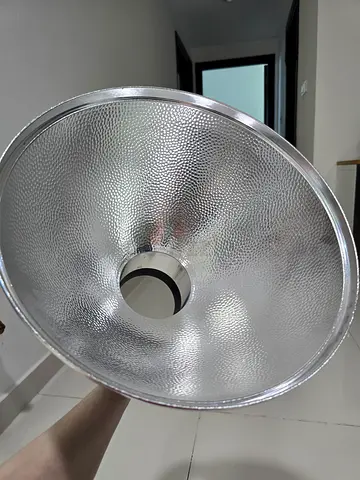 Profoto Magnum Reflector | Studio Flash Light Modifier