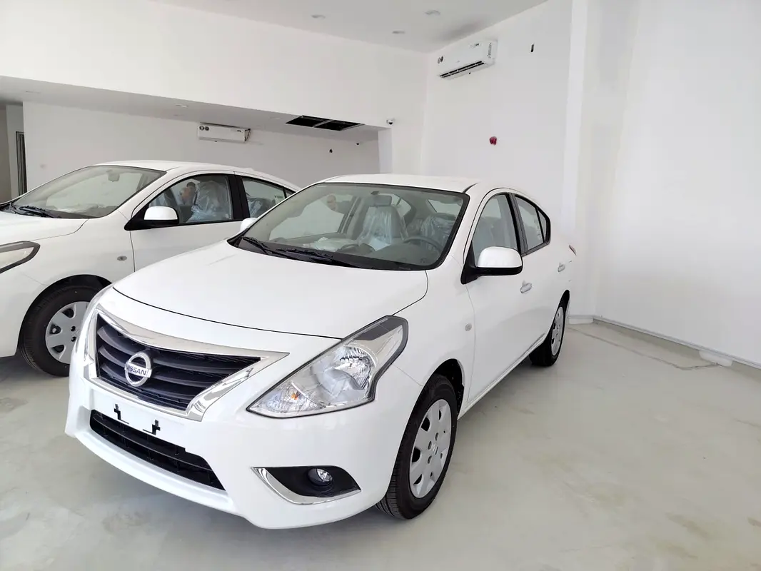 Nissan Sunny 2025 — photo 1 of 8