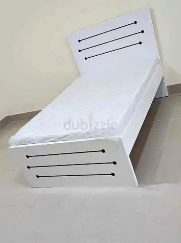 Im selling brand new double 120*190cm bed with mattress
