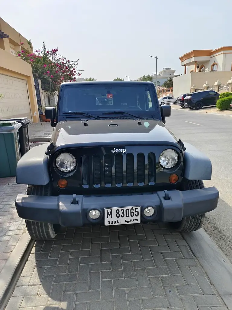 Jeep Wrangler 2012 — photo 1 of 14