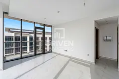 Ready to Move in | High Floor | Community