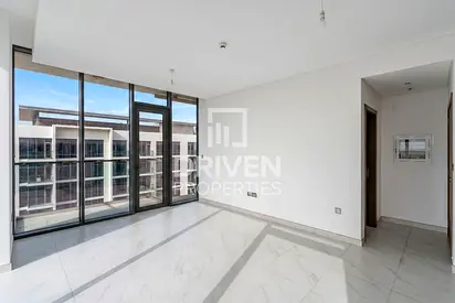 Ready to Move in | High Floor | Community