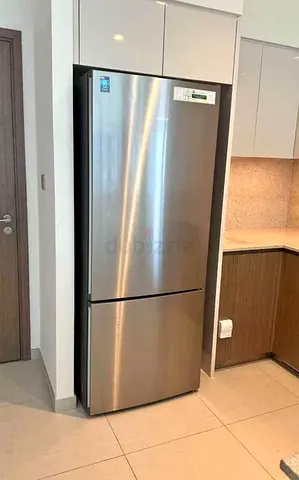 Siemens Freestanding Bottom Freezer Refrigerator KG76NVI31M