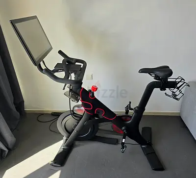 Peloton Bike (UK Spec) – Upgraded Swivel Screen, Look Keo Pedals  Extras