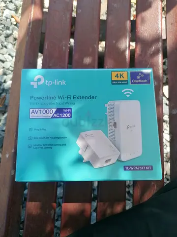 TP-LINK Powerline Wi-Fi Extender TL-WPA7517 Kit