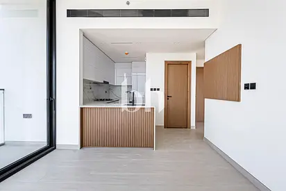 Corner Unit | Ready To Move In | Multiple Cheques