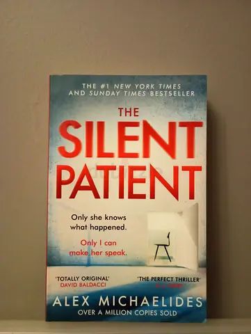 The silent patient - book