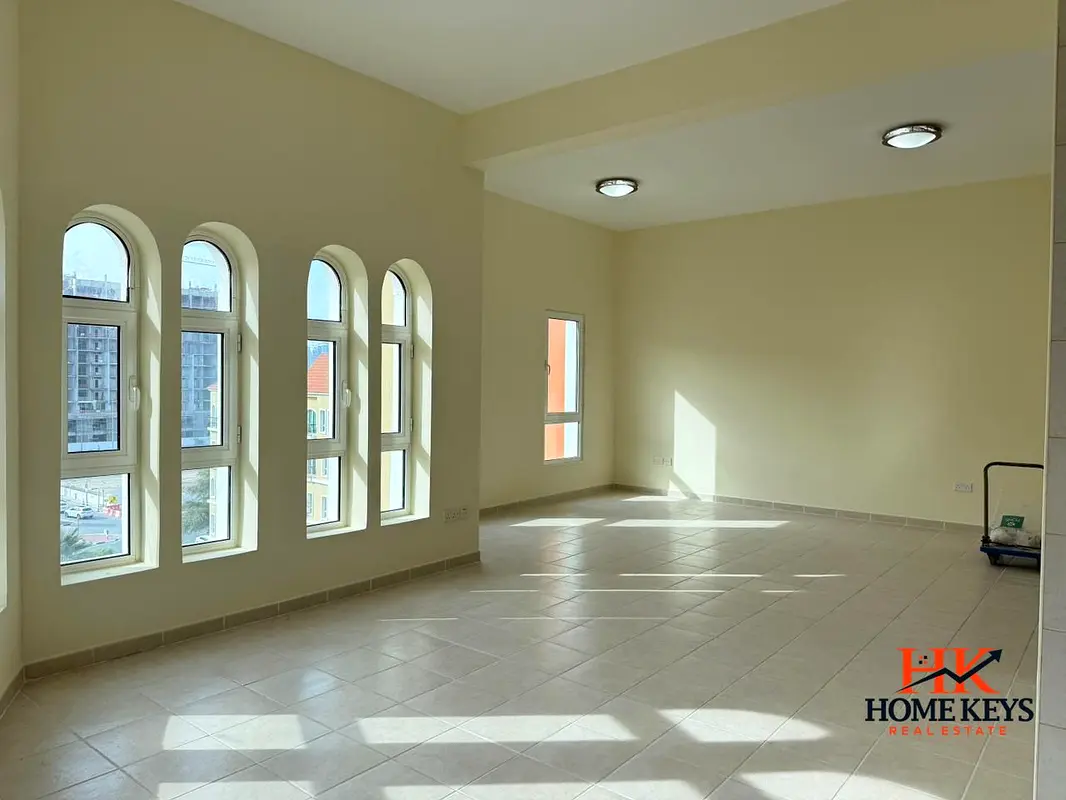 Spacious Corner 2BR Apartment | Large Layout | Boulevard Views | Vacant & Rented Options