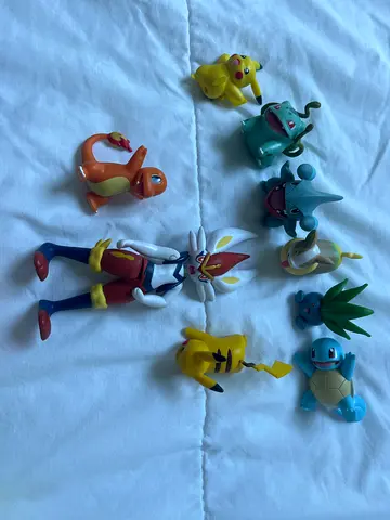 FLASH SALE Pokémon action figures