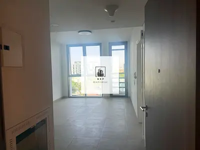 Specious luxury apartment for rent