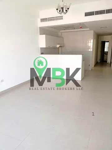 1BR Apartment | Balcony | Community View