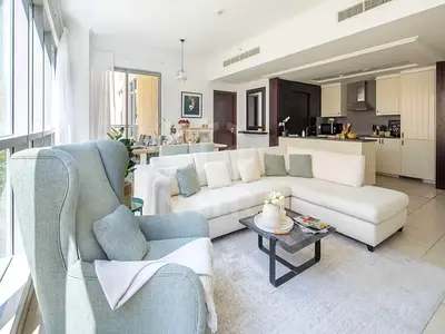 Upgraded Interior | Natural Sunlight | Garden View