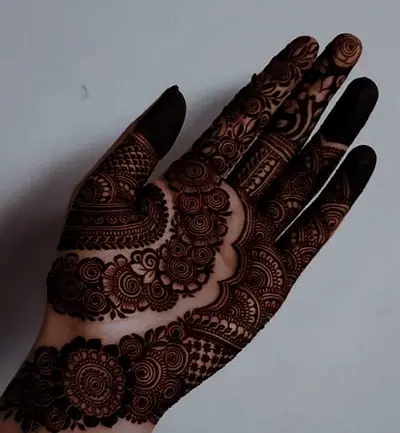 Henna artist/ Mehendi - home service
