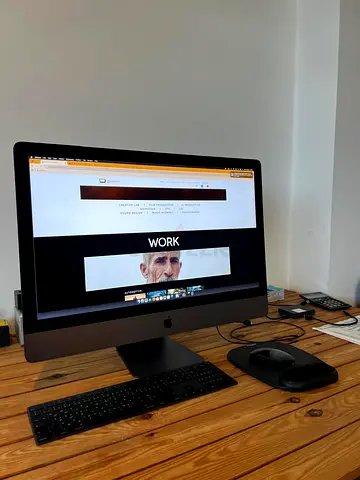 iMac Pro Workstation 27” 5K | 10-Core Xeon | 64GB RAM | 2TB SSD + Magic Keyboard  Mouse