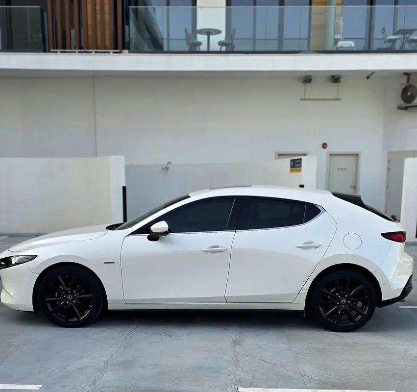 Mazda 3 Hatchback 2021 — photo 1 of 8