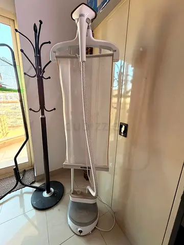 Black  Decker garment steamer with vertical board