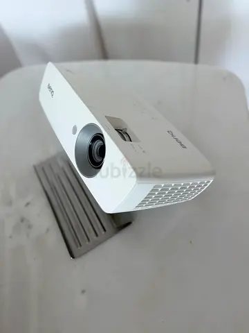 Full HD projector W1090 BENQ