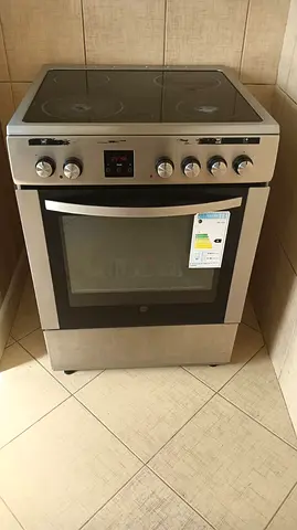 Electric freestanding ceramic hob oven - good condition