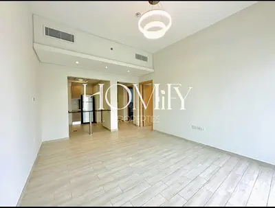 Pool View | Modern | Fitted Kitchen