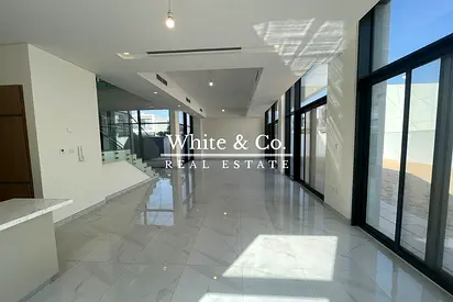 Drivers Room | VACANT MAY| Prime Location