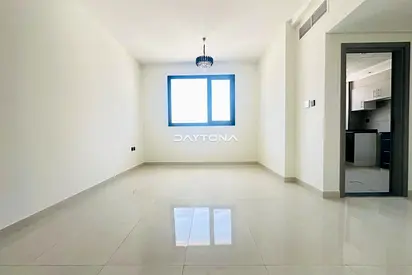 VACANT | BRAND NEW | CENTRAL LOCATION
