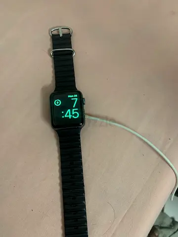 Apple Watch 3 42 mm Series (with cellular) - Excellent working condition