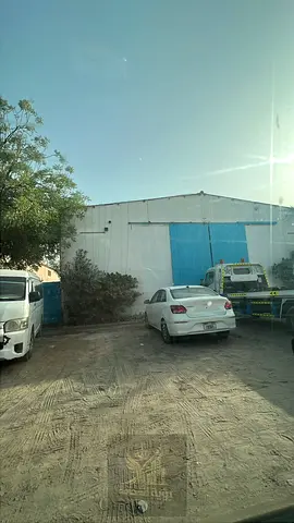 مستودع تجاري للايجار | مساحه 10الف قدم | يصلح للانشطه التجاريه والصناعيه | موقع مميز | بالشارقه الصناعيه 2