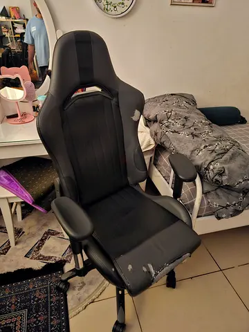 Gaming chair throw away price 20aed nahda sharjah location