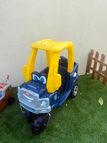Little Tikes Cozy Coupe-style Ride-On Car - Blue