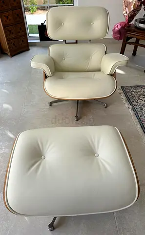 Leather Lounge chair and Ottoman Ebarza