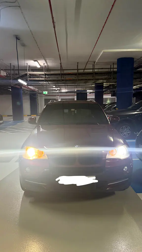 BMW X5 2009 — photo 1 of 6